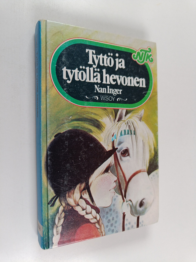 Nan Inger : Tyttö ja tytöllä hevonen