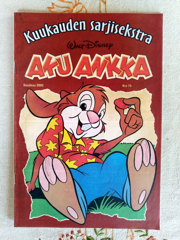 Aku Ankka Kuukauden Sarjisekstra Kesäkuu 2005 N:o 74