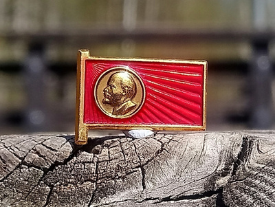 Lenin pinssi. Valmistajan leimalla. Halkaisija - 21 mm.