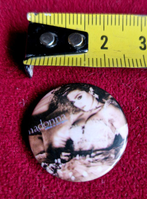 Madonna vintage rintaneula Fanituote