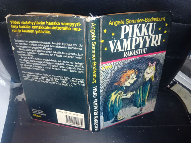 Sommer-Bodenburg : Pikku vampyyri rakastuu