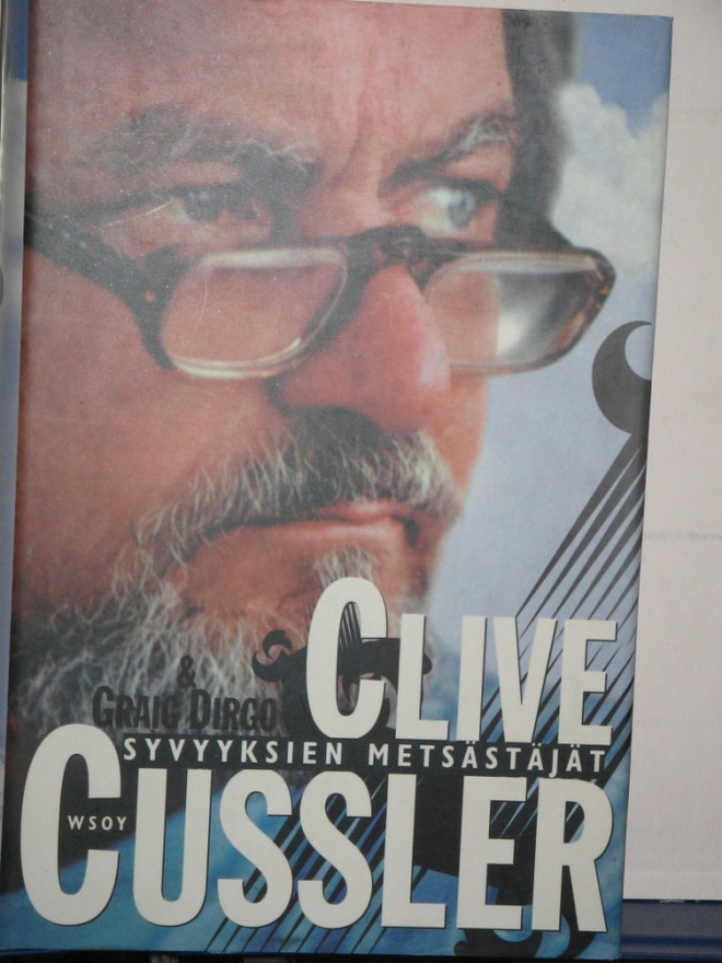 Clive Cussler : SYVYYKSIEN METSÄSTÄJÄT