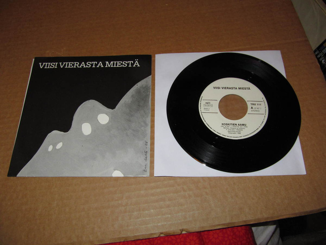 Viisi Vierasta Miestä 7" Koskitien aamu,PS v.1988