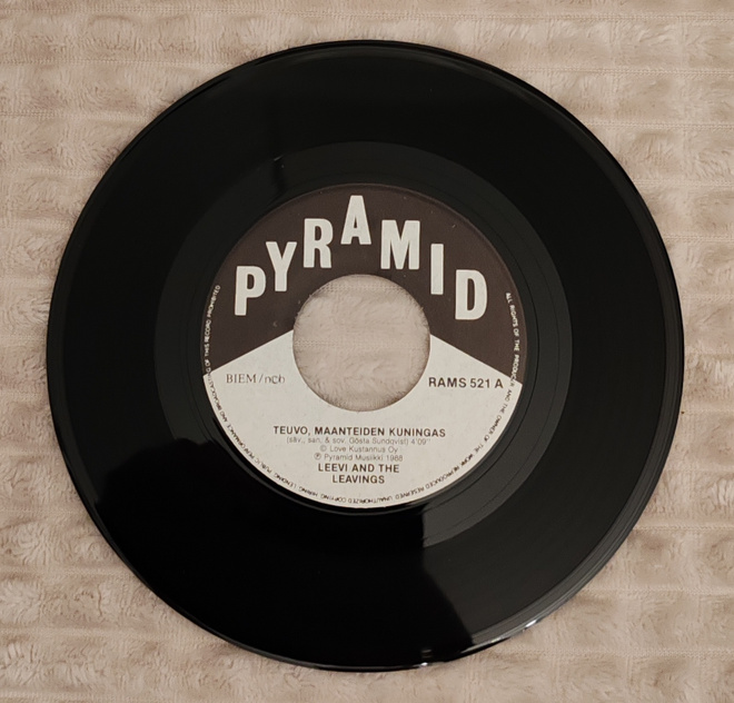 Leevi And The Leavings Teuvo. Maanteiden Kuningas 7"Single