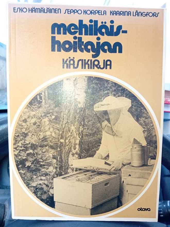 Hämäläinen  ( toim.) : Mehiläishoitajan käsikirja ( SIS POST