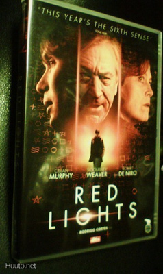 RED LIGHTS dvd (2012) Sis.postikulut