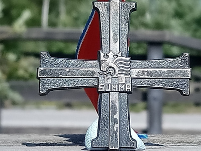 Summan risti, NUMEROITU. Siisti nauha. Halkaisija - 45*45 mm