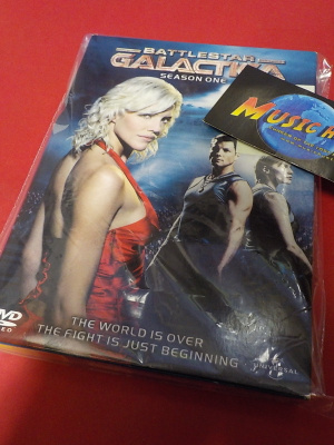 BATTLESTAR GALACTICA SEASON ONE DVD BOX