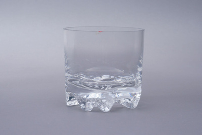014. Iittala 'Gaissa' jääpalakulho. Tapio Wirkkala.