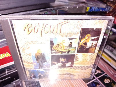 CD BOYCOTT : 1 ( SIS POSTIKULU )