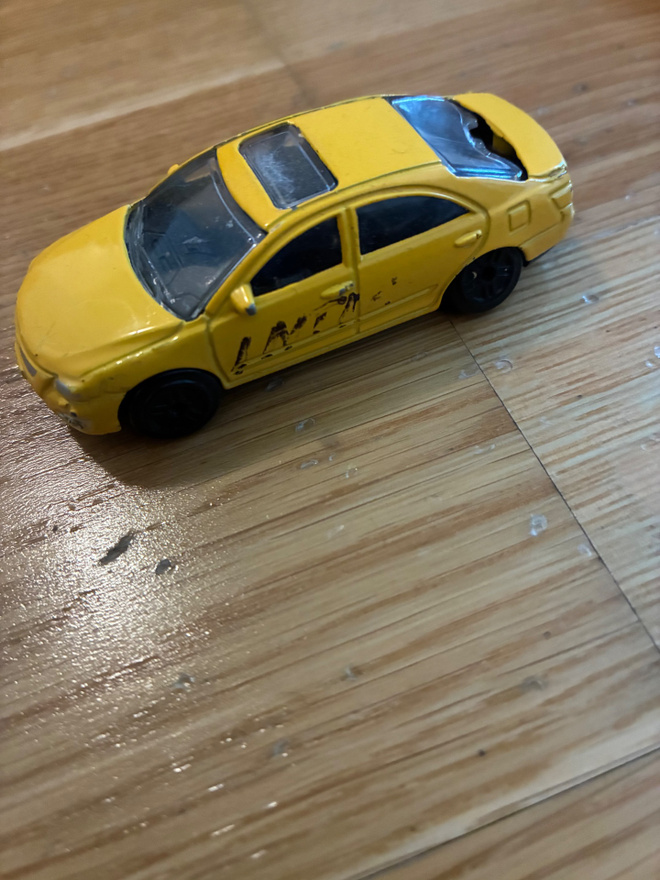 Toyota Camry vanha pikkuauto n 1/64