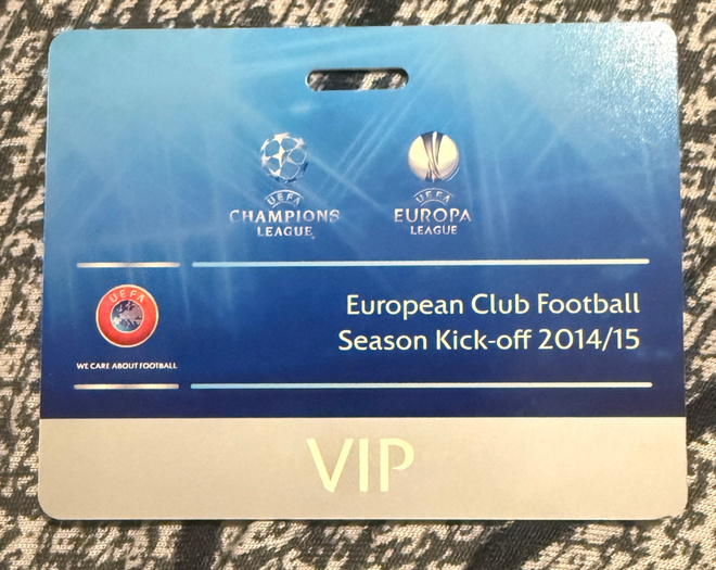 UEFA EUROPEAN CLUB FOOTBALL SEASON KICK-OFF 2013/14 BADGE