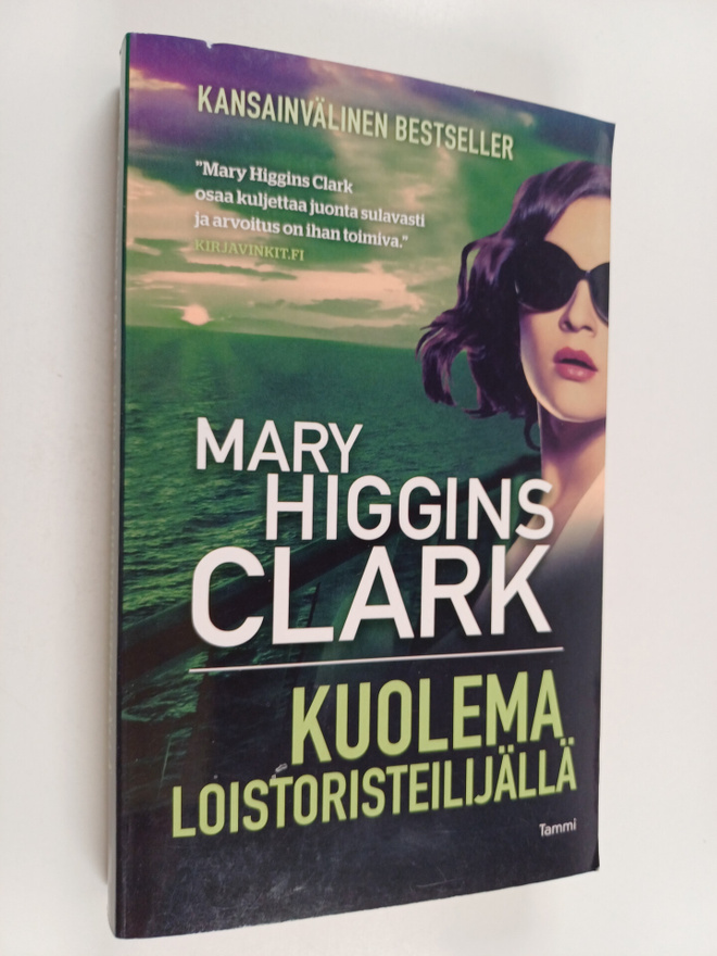 Mary Higgins Clark : Kuolema loistoristeilijällä