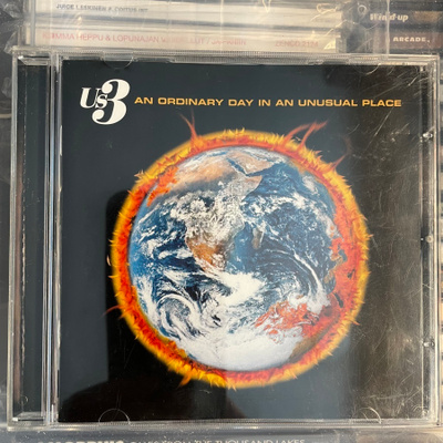 Us3 - An Ordinary Day In An Unusual Place cd