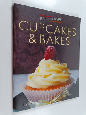 Jonnie Leger : Cupcakes and Bakes