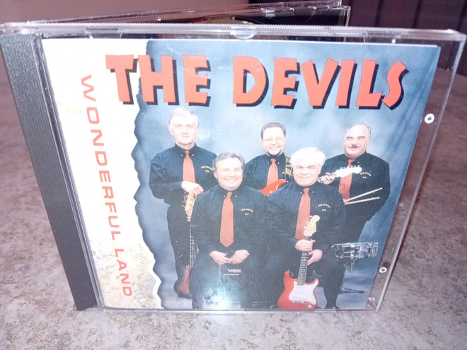 CD The Devils  : Wonderful Land ( SIS POSTIKULU )