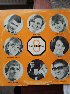 LP-LEVY: KAHDEKSIKKO 1         8 ERI LAULAJAA