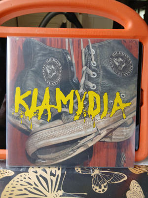 Klamydia Miljoonan kilsan tennarit "7