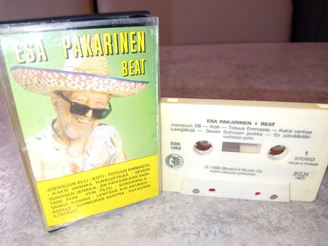 C-kasetti Esa Pakarinen  : Beat ( SIS POSTIKULU  )