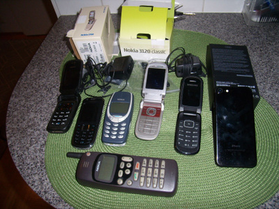 5 Kpl Nokia,1 Kpl IP Hove ja 1 Kpl Samsung.Matkapuhelimet.