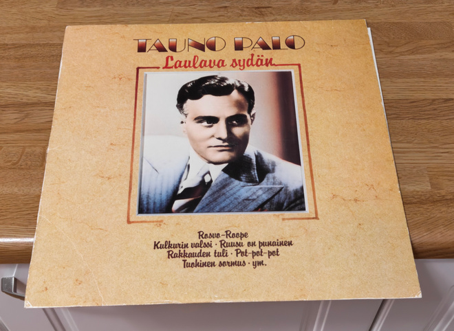 Tauno Palo Laulava sydän LP
