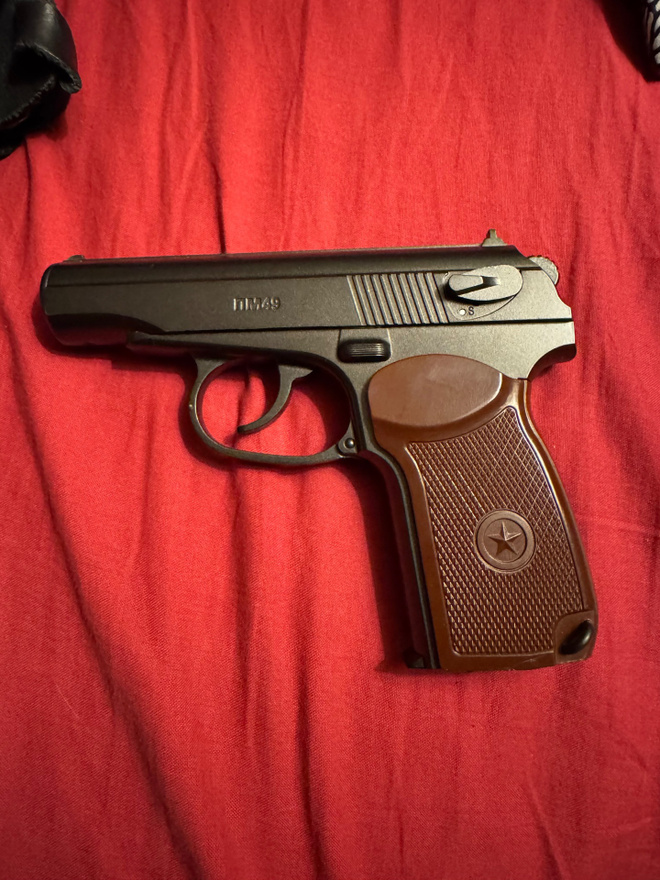 Makarov-mallinen CO2-ilmapistooli ja kotelo