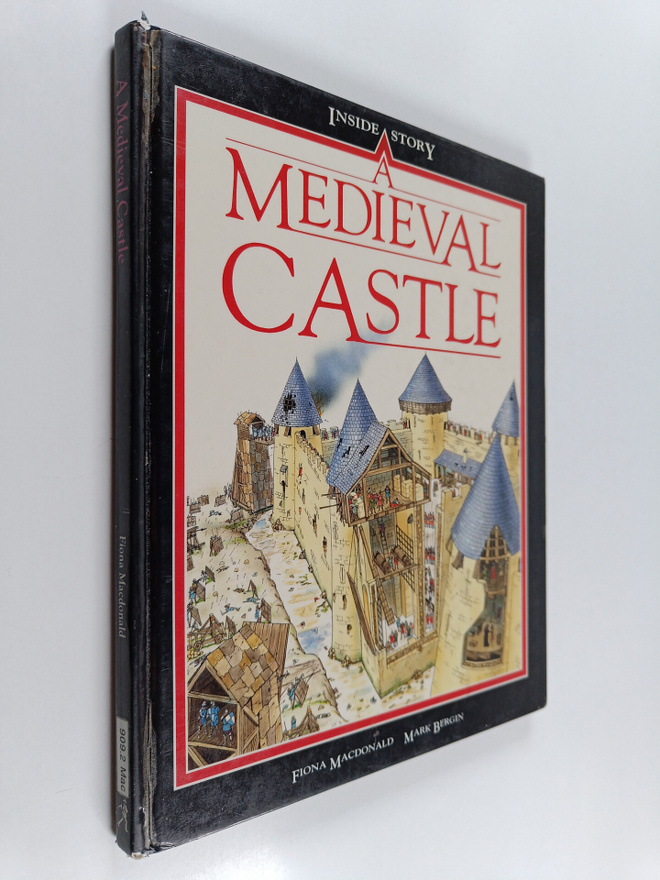 Fiona Macdonald : Medieval castle