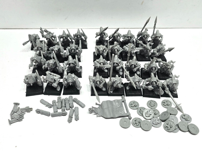 WHFB - 33kpl Night Goblin figuureita [F48]