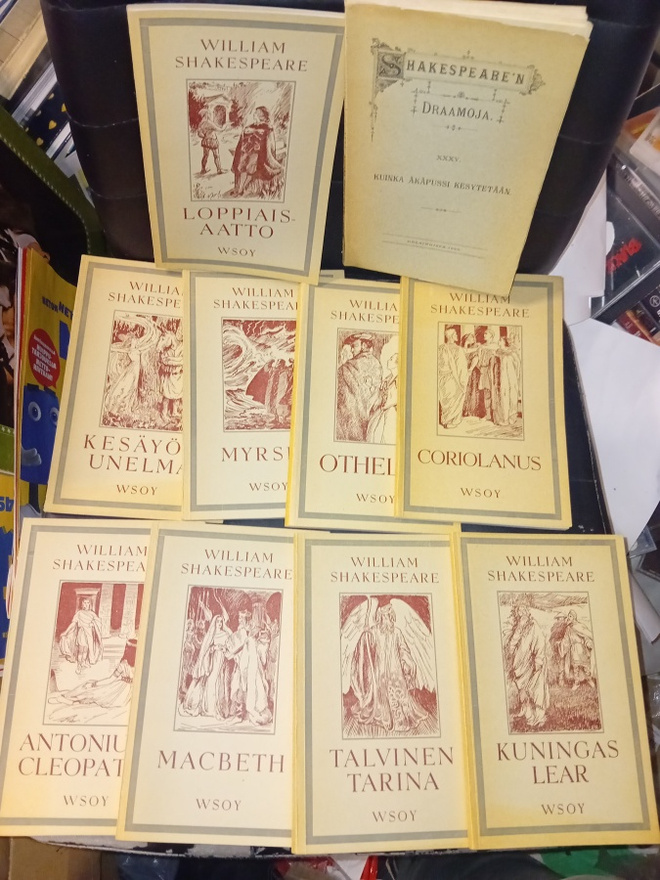 10 kpl William Shakespeare näytelmäkirjoja ( SIS POSTIKULU )