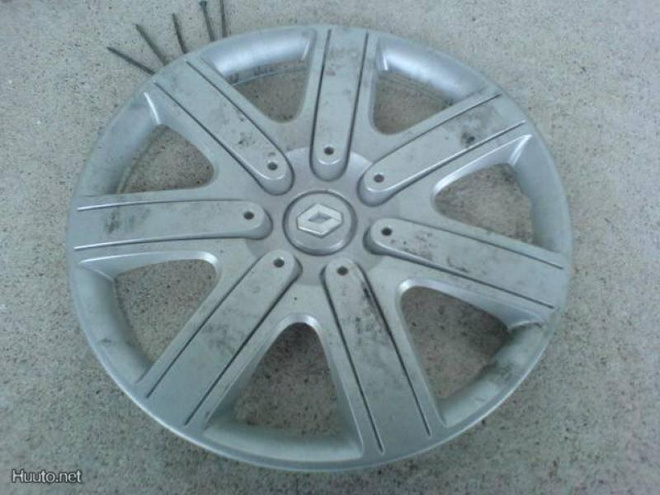 Renault 15 tuuman pölykapseli 1kpl vm 2006