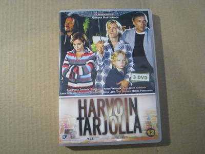 HARVOIN TARJOLLA ( Lyytinmäki seikkailut )