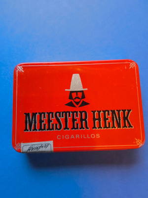 MEESTER HENK CIGARILLOS vanha peltirasia,kts!