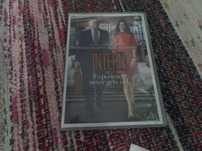 Intern dvd. %