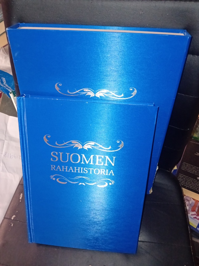 Suomen rahahistoria + kotelo ( SIS POSTIKULU )