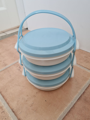 Tupperware picnic-setti / säilytysastiat 7dl kannella ja kan