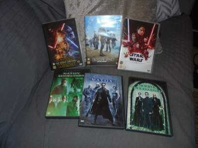 DVD kasa Star Wars & Matrix