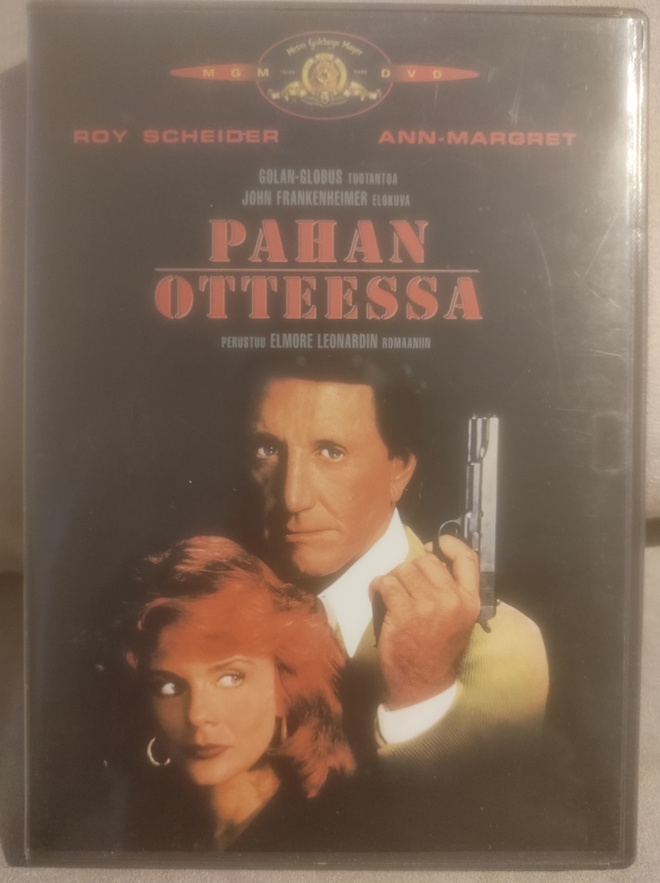 Pahan otteessa (1986)