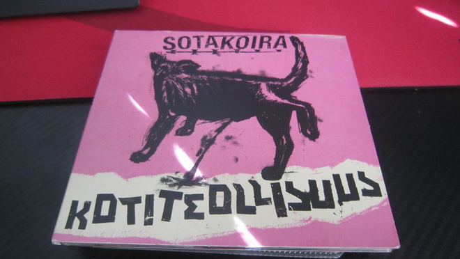 Kotiteollisuus –Sotakoira digi