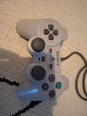 PS1 Dual Shock ohjain