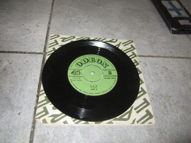 Miss X – Cristine / s-e-x ; SUOMIPAINOS v 1963