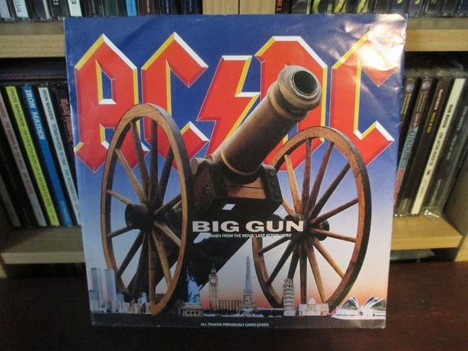AC7DC:BIG GUN/ BACK IN BLACK   7"