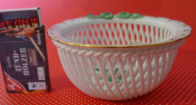 Kulho posliinia kaunis halk. 10cm  Herend hieno