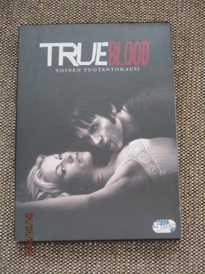 TRUE BLOOD 2. kausi (5 x DVD)