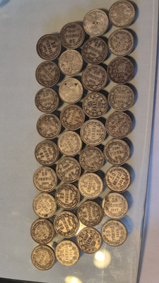 Erä 50 pennin hopearahoja (36 kpl) – Mukana mm. 1865, 1889,