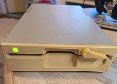 Oceanic OC-118N (KY-1000) 5¼" levykeasema C64/C128 - Boxed