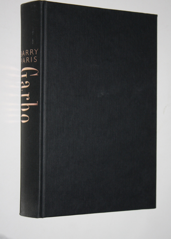 Barry Paris : Garbo : suuri yksinäinen