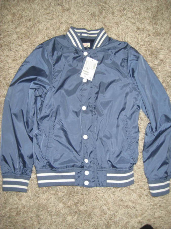 **H&M bomber    välikausitakki  , uusi koko 146 cm *