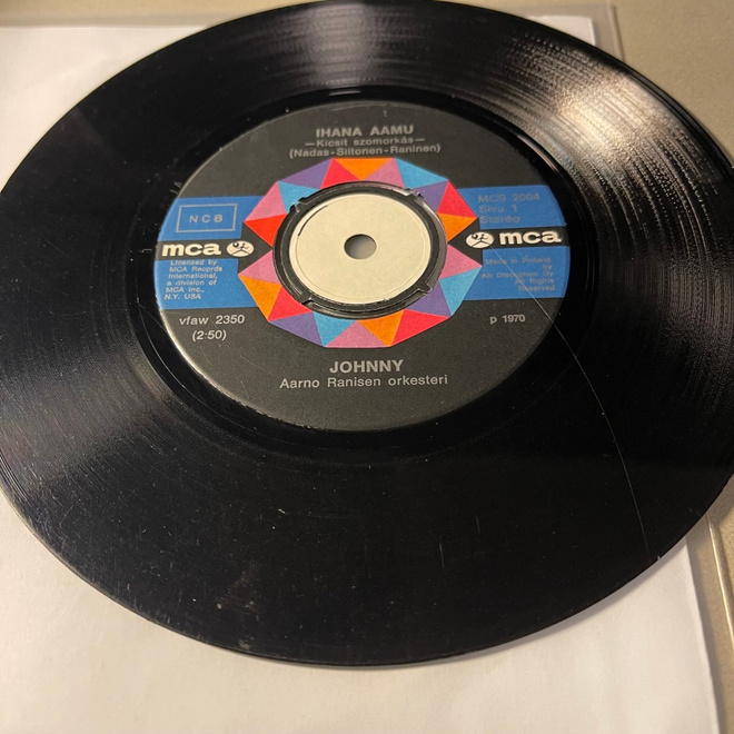 JOHNNY: Ihana aamu * Luulet vaan * FIN 1970