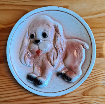 Kipsitaulu koiranpentu, Kipsituote Hellsten