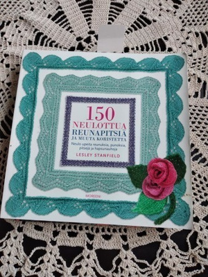 150 neulottua reunapitsiä